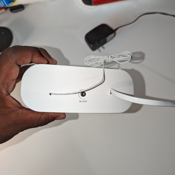 Timex T231 White w/ Large Green LCD Display Alarm Clock AM/FM Radio w Aux Port - Picture 4 of 6